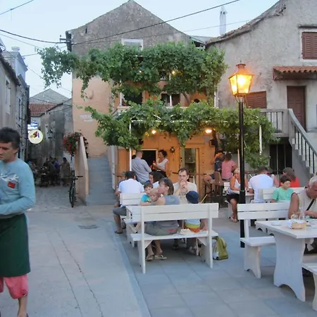 Mirta Ferienhaus Pakoštane