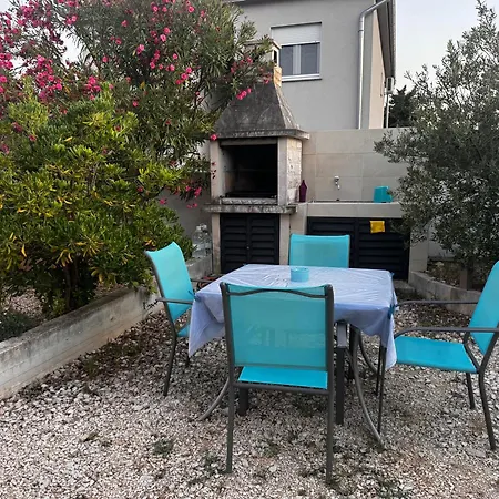 Ferienhaus Mirta Pakoštane